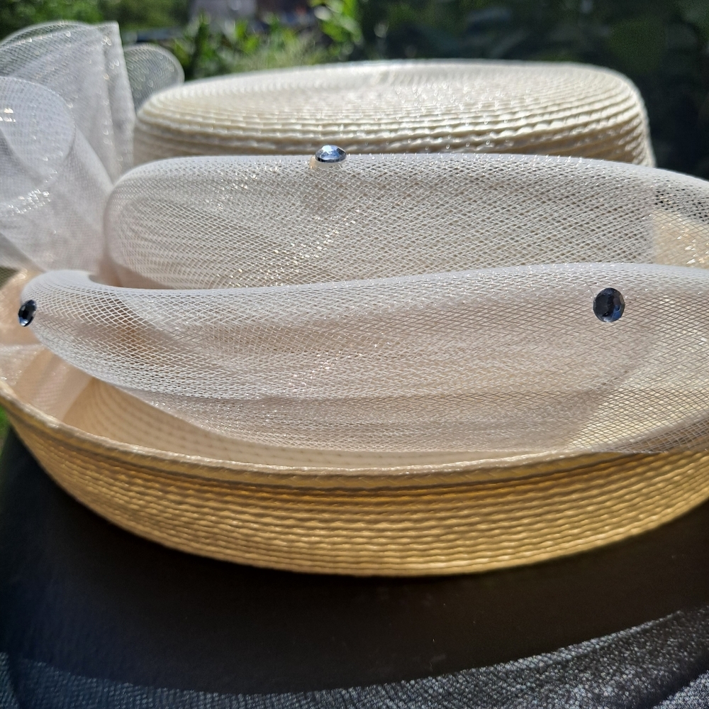 Women's Hat - Picture 2 of 6